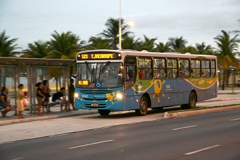 Como chegar até Profª. Madalena de Yoga em Vila Valqueire de Ônibus ou Trem?